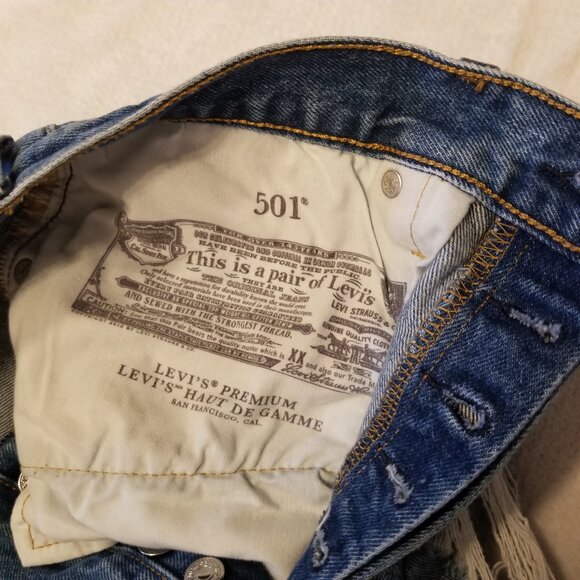 Levi's 501 High Waisted Jean Denim Shorts W31 Medium Wash Blude Faded Distressed - Picture 10 of 13